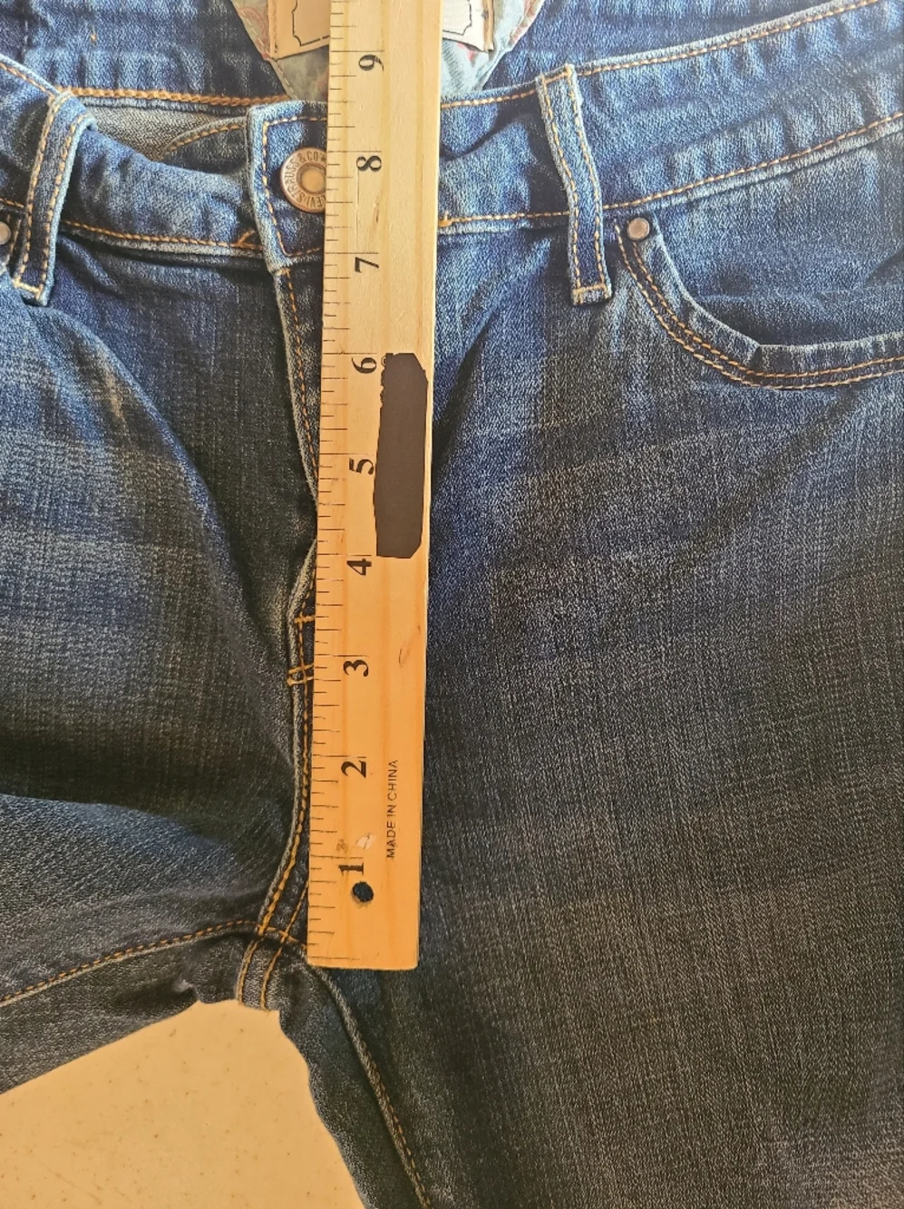 Levi's Womens Red Tab Mid Rise Cuffed Capri Jeans Size 8 Button Flap Pocket